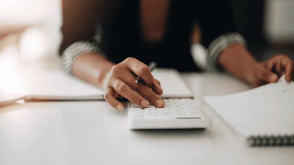bookkeeper balancing accounts